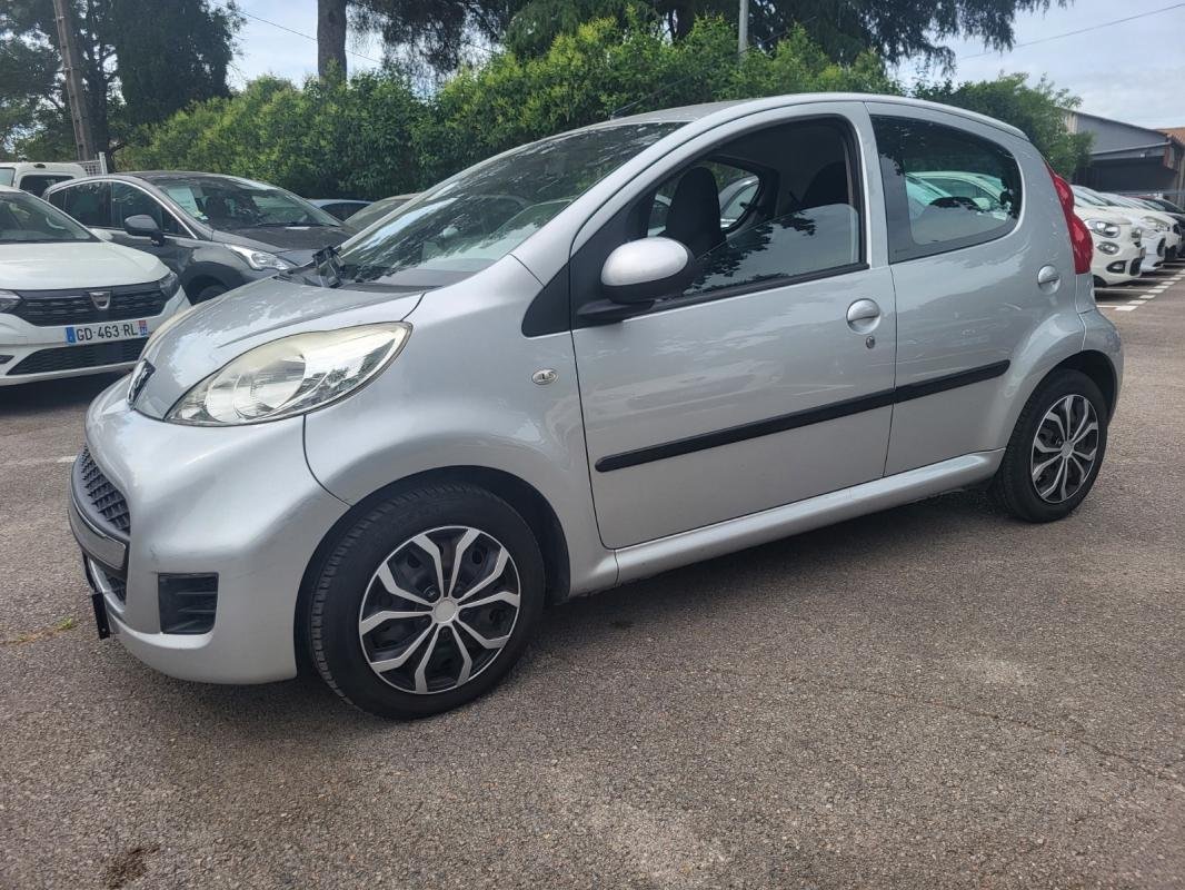 Peugeot 107 - Photo 3