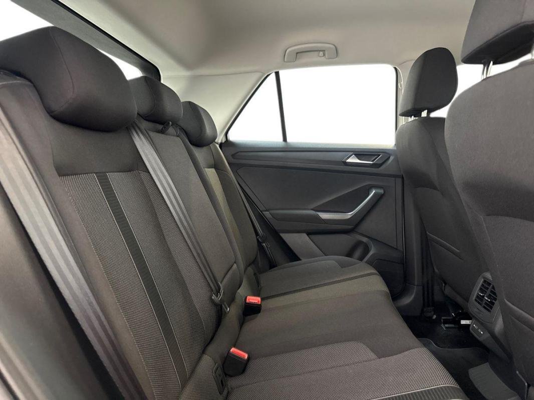 Volkswagen T-Roc - Photo 23