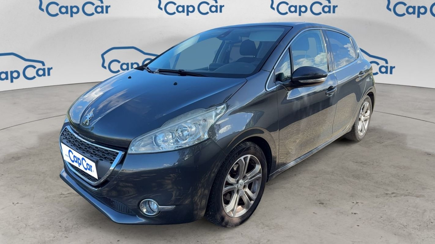 Peugeot 208 - Photo 1