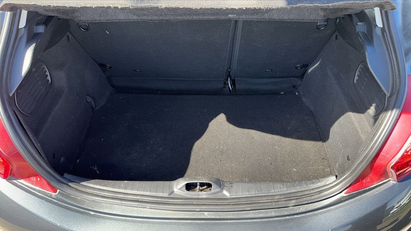 Peugeot 208 - Photo 14