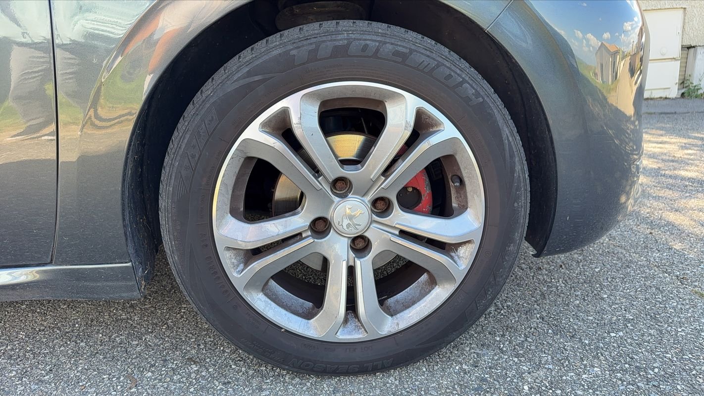 Peugeot 208 - Photo 17