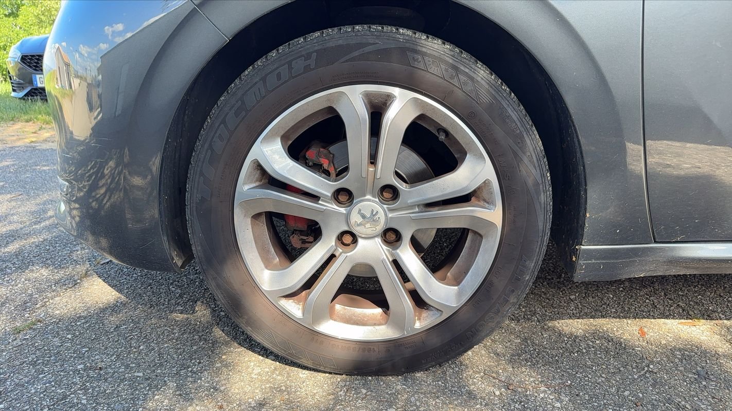Peugeot 208 - Photo 18