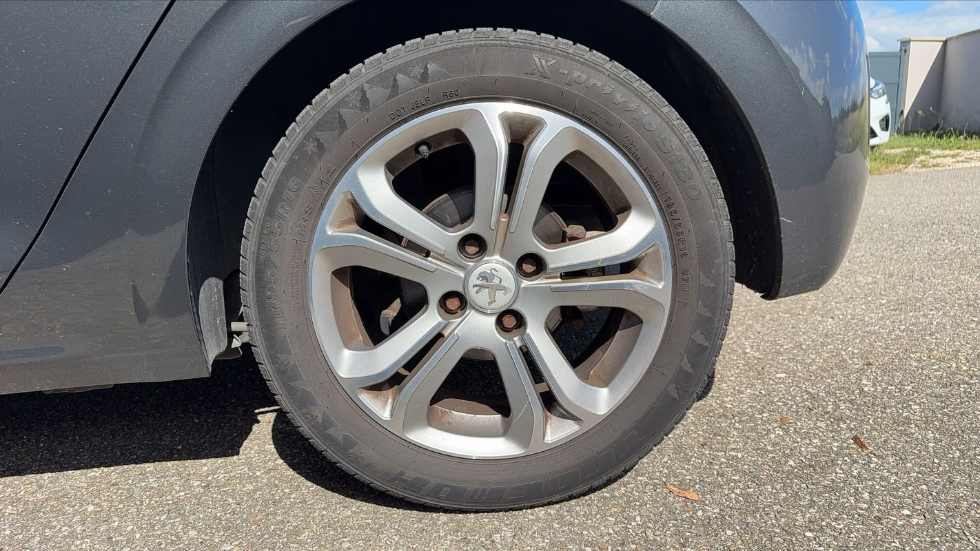 Peugeot 208 - Photo 19