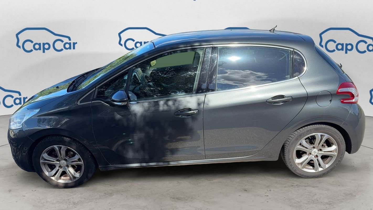 Peugeot 208 - Photo 2
