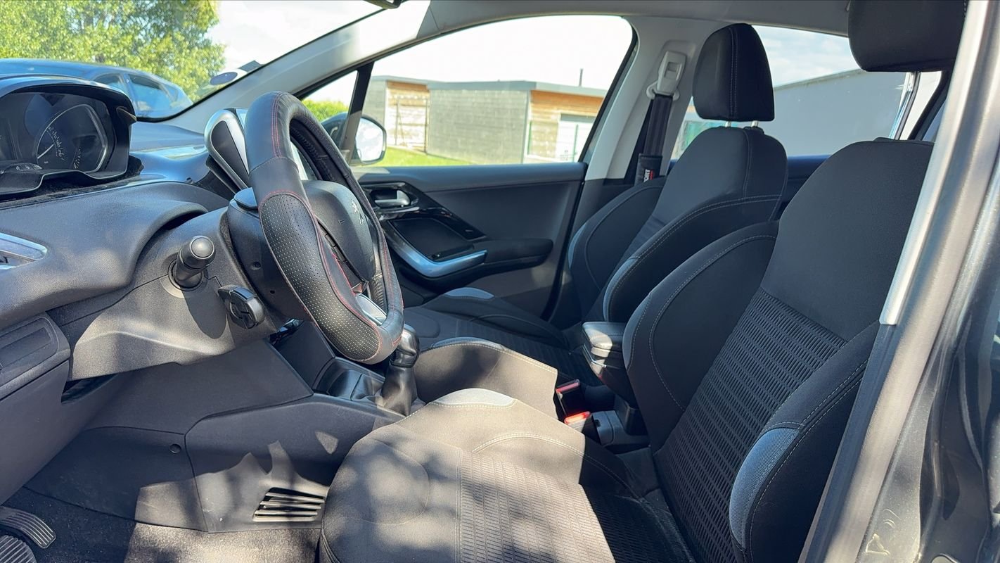 Peugeot 208 - Photo 25