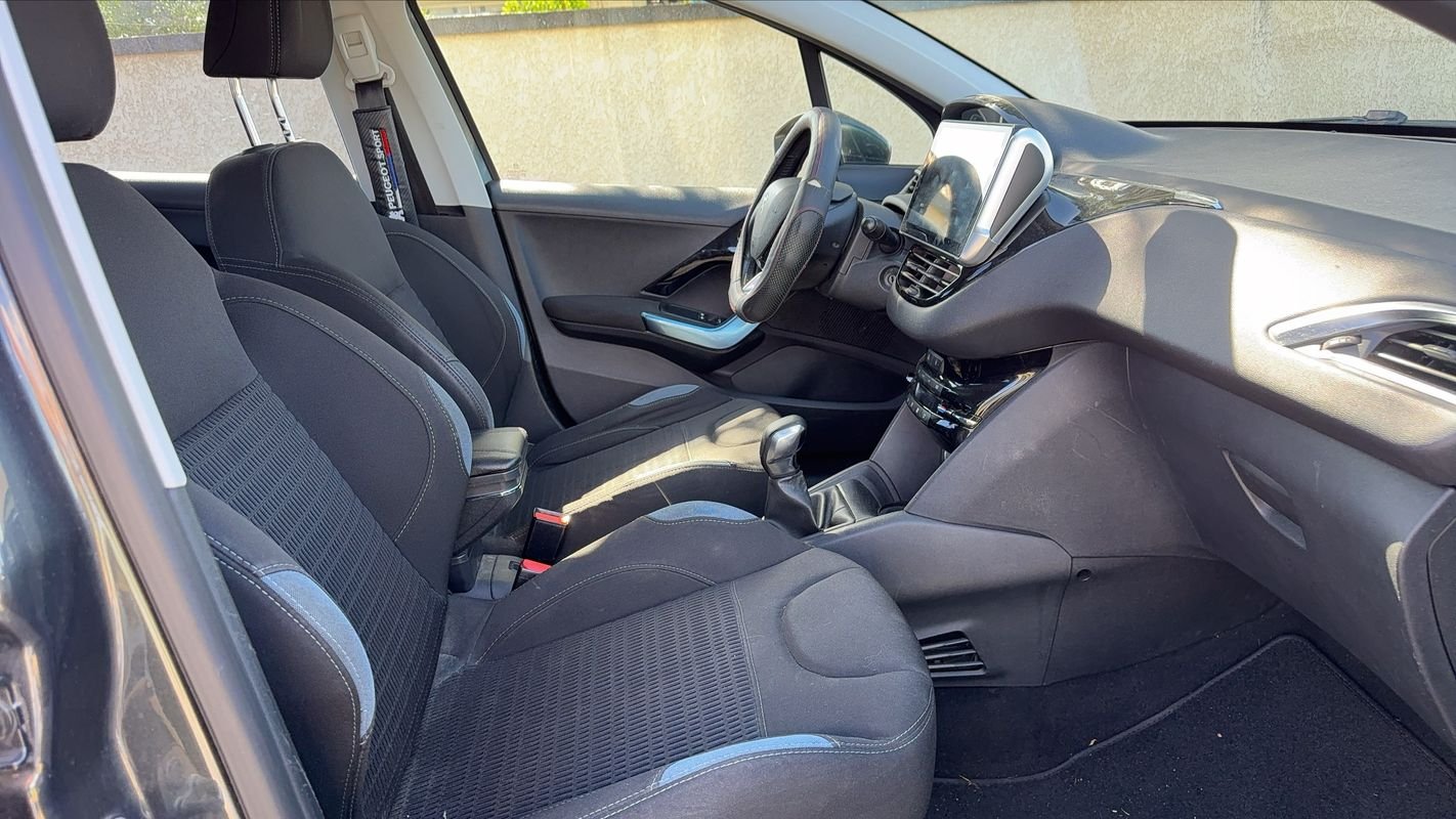 Peugeot 208 - Photo 27