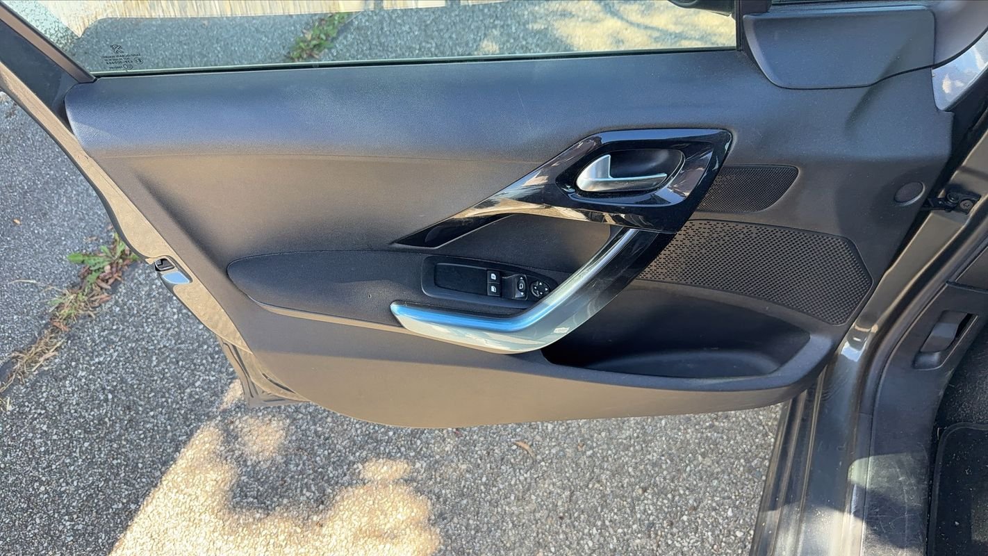Peugeot 208 - Photo 7