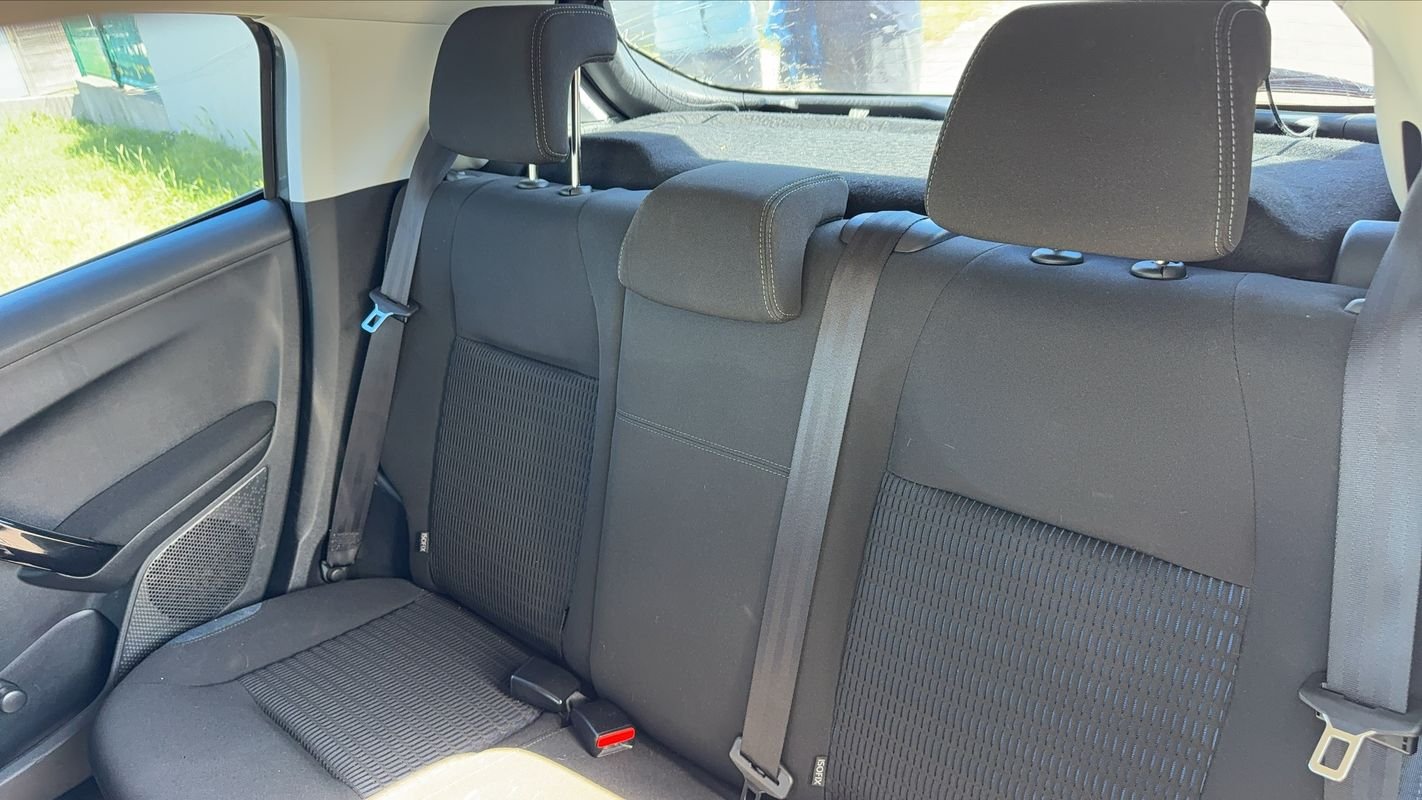 Peugeot 208 - Photo 9