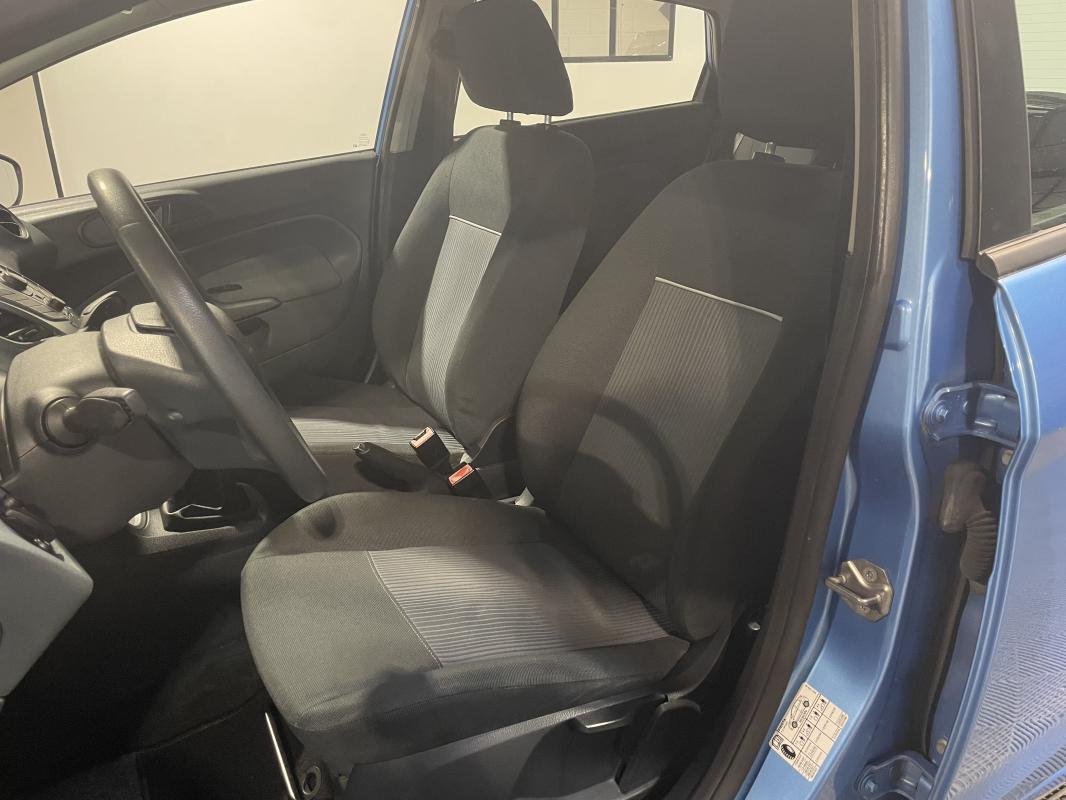 Ford Fiesta - Photo 11