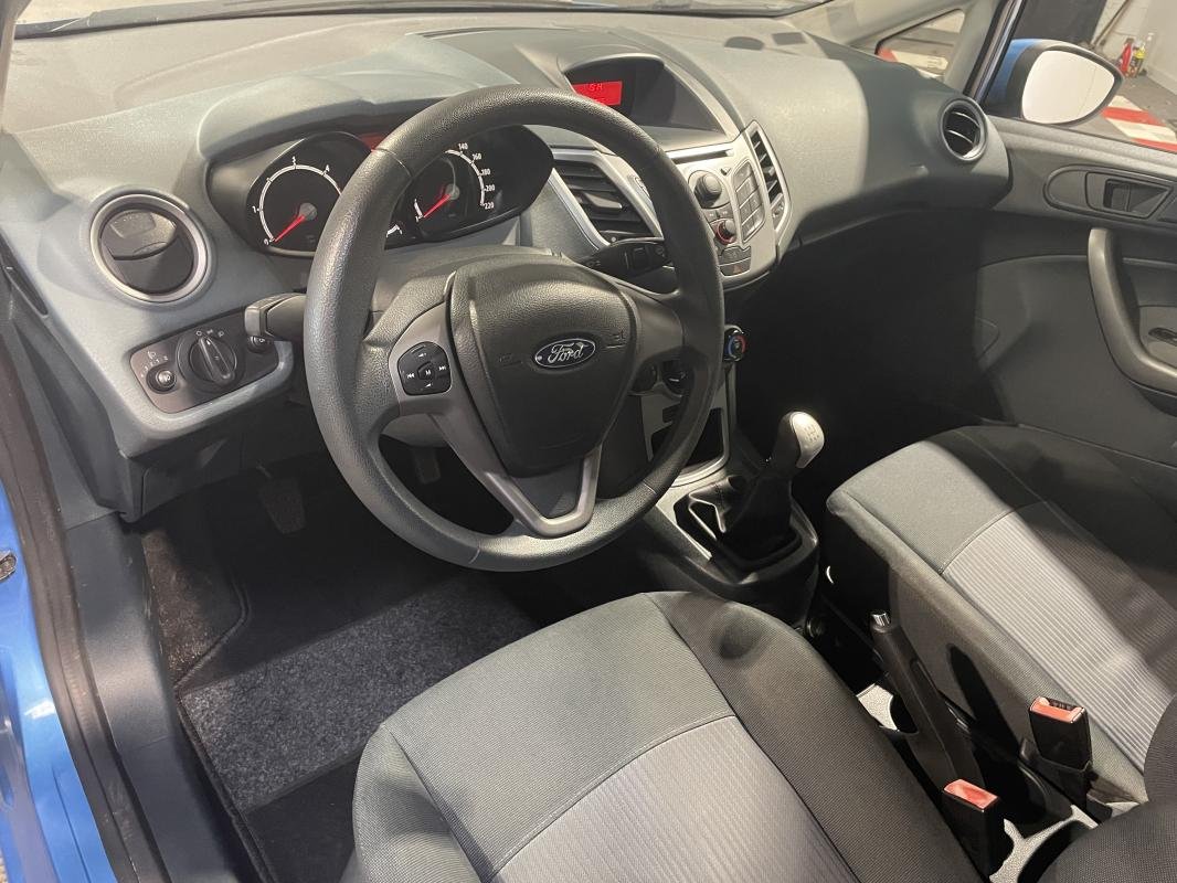 Ford Fiesta - Photo 16