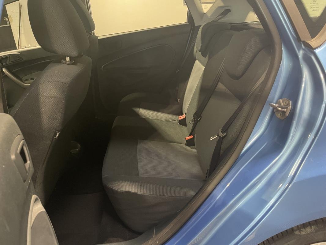 Ford Fiesta - Photo 18