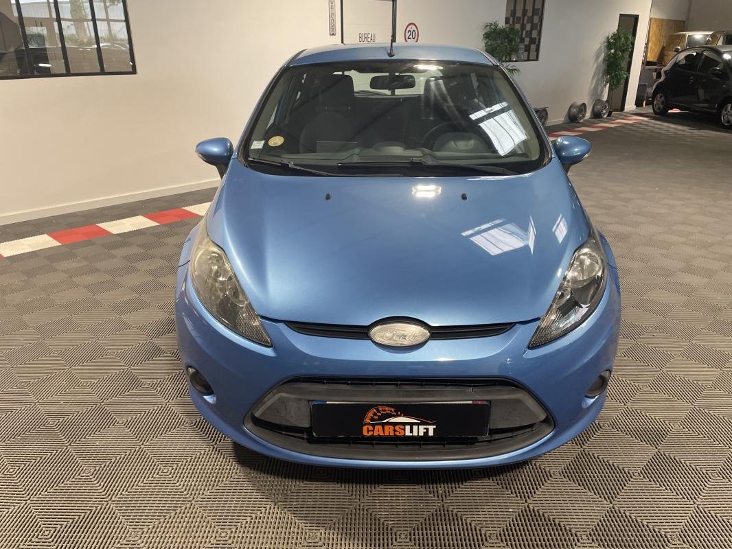 Ford Fiesta - Photo 2