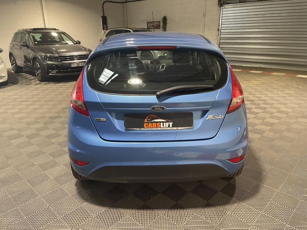 Ford Fiesta - Photo 6