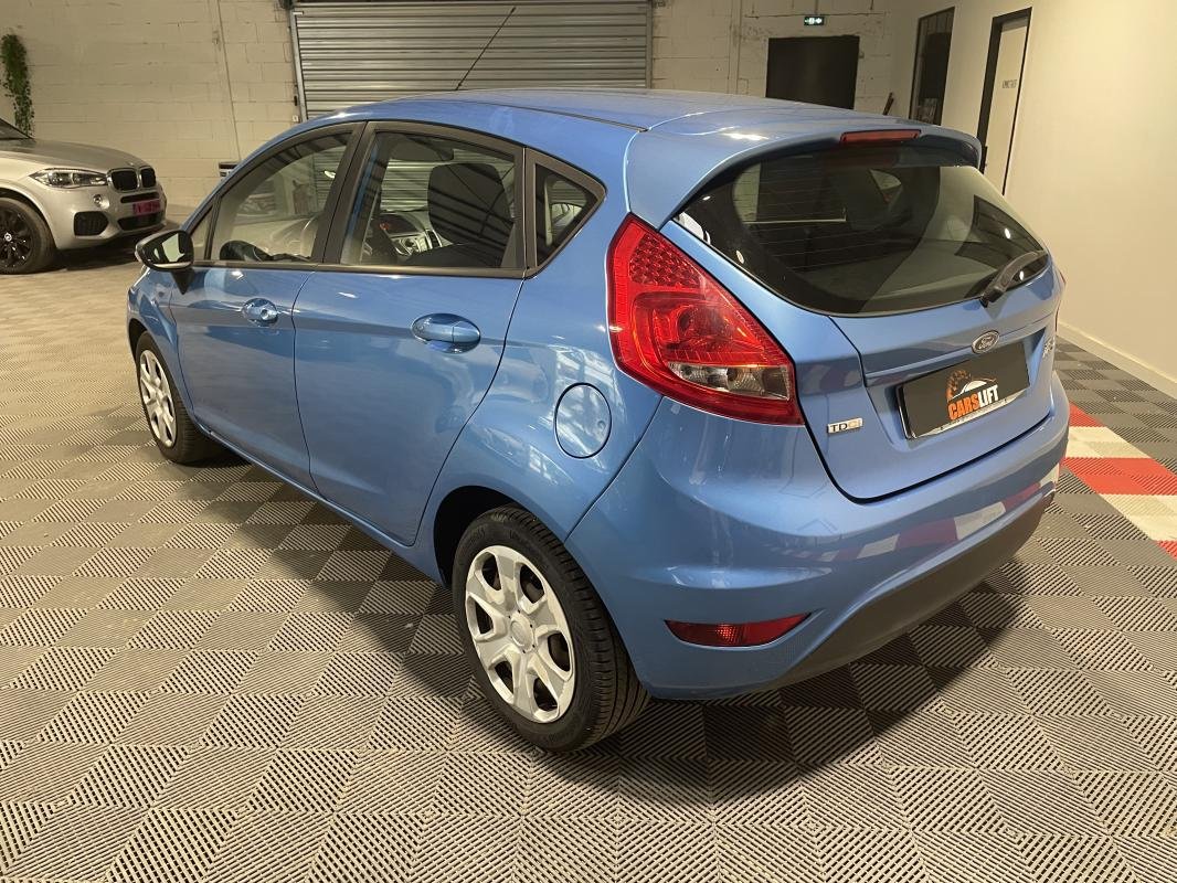 Ford Fiesta - Photo 7