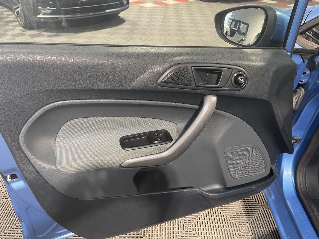 Ford Fiesta - Photo 9