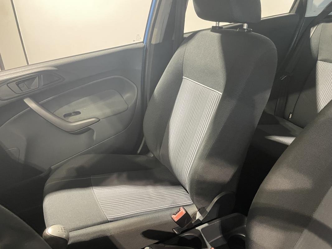 Ford Fiesta - Photo 10