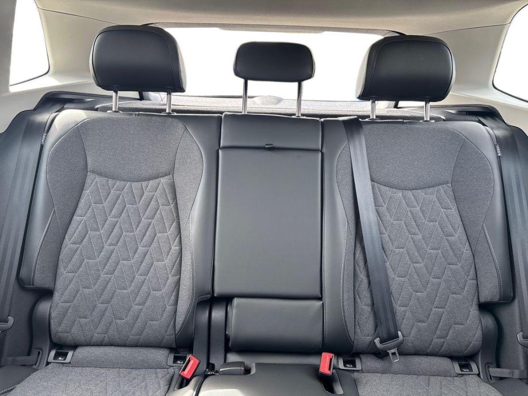 Volkswagen Tiguan - Photo 22