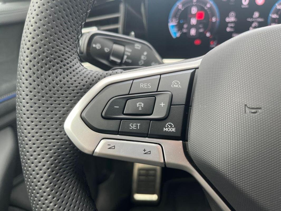 Volkswagen Passat - Photo 21