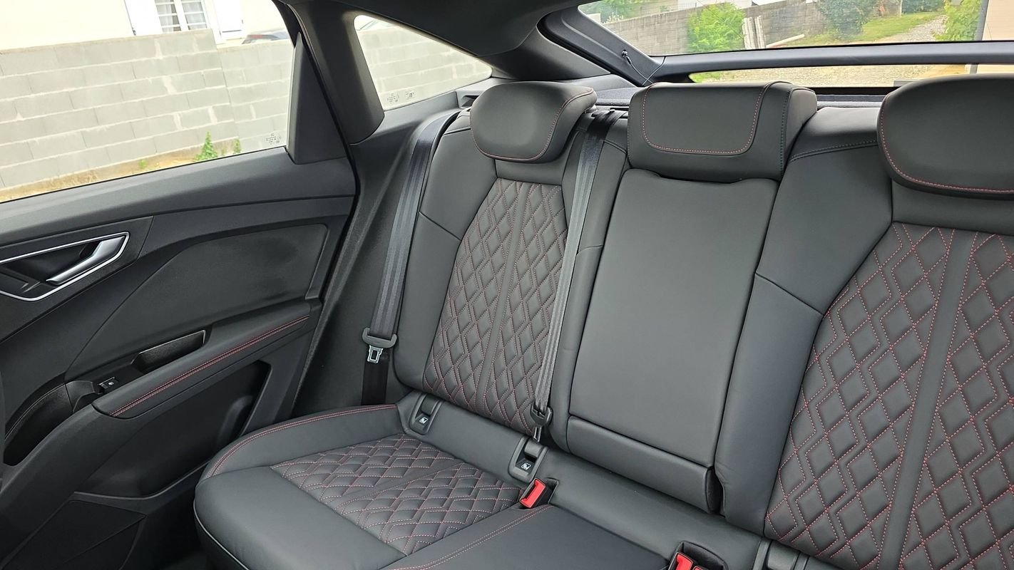 Audi Q4 e-tron - Photo 9