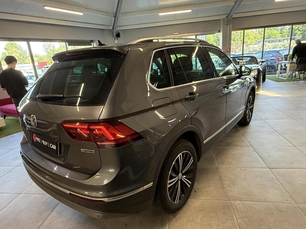 Volkswagen Tiguan - Photo 3