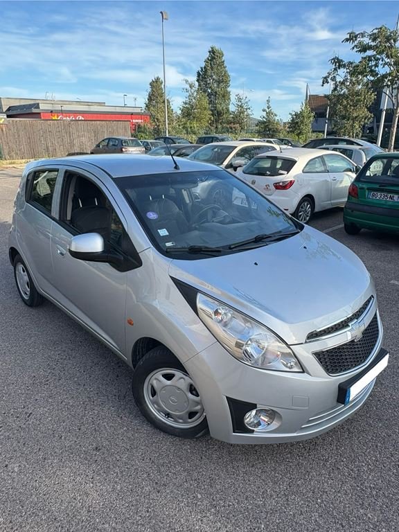 Chevrolet Spark - Photo 1