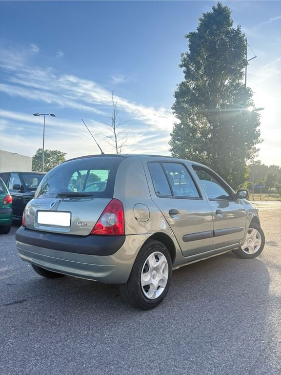 Renault Clio - Photo 8