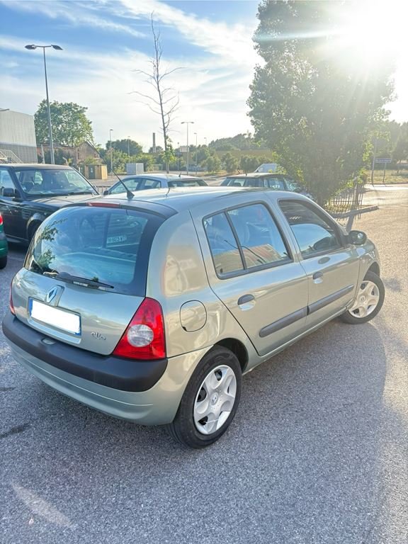 Renault Clio - Photo 9