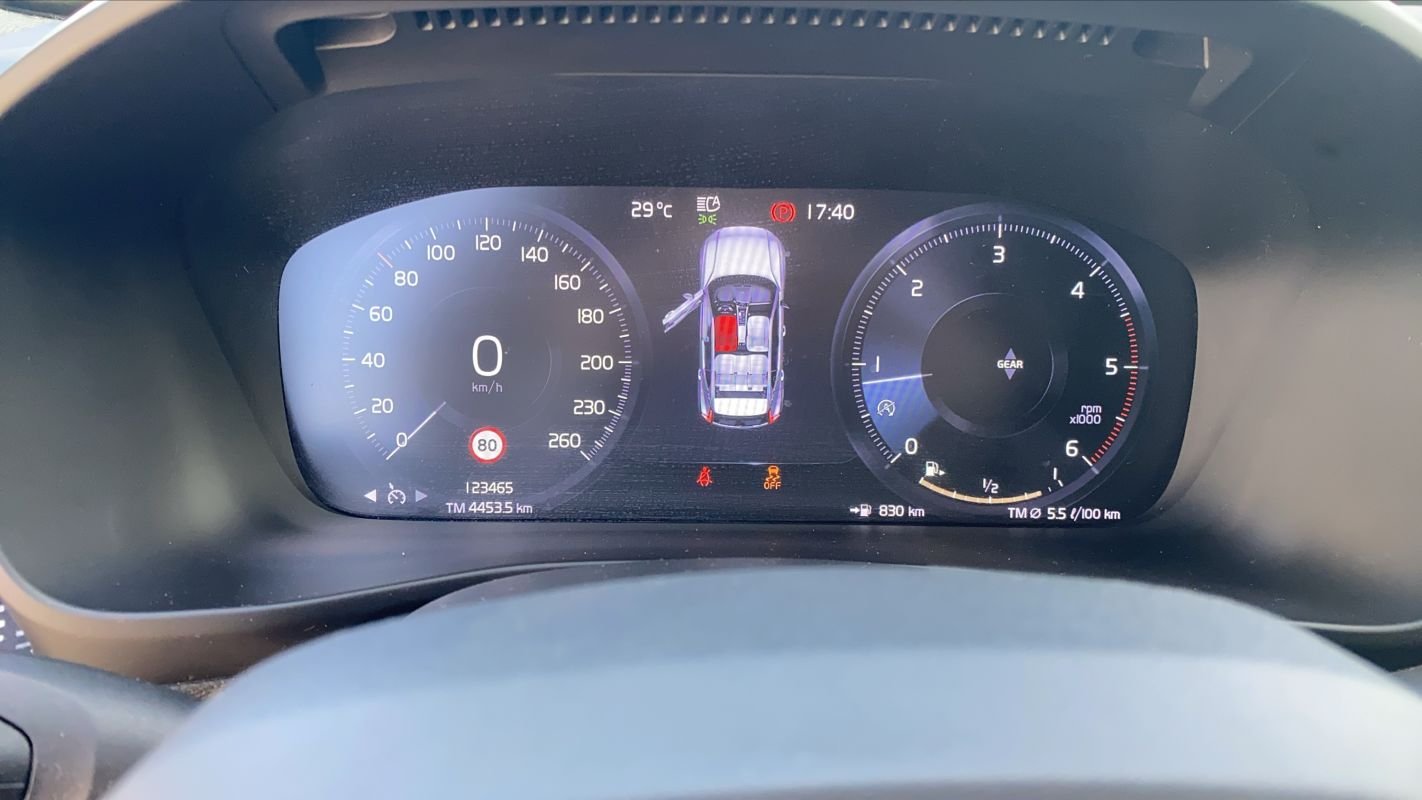Volvo XC40 - Photo 12