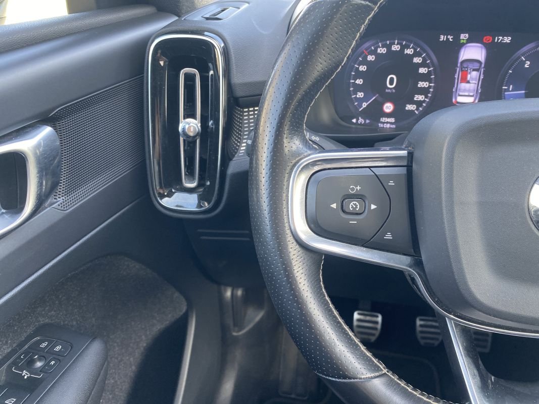Volvo XC40 - Photo 13