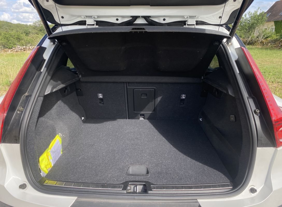 Volvo XC40 - Photo 14