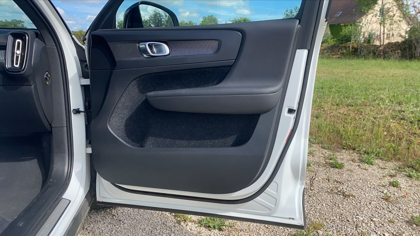 Volvo XC40 - Photo 23