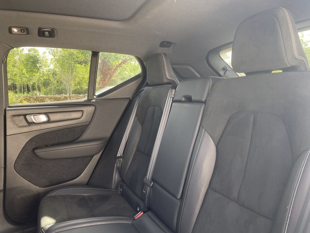 Volvo XC40 - Photo 25
