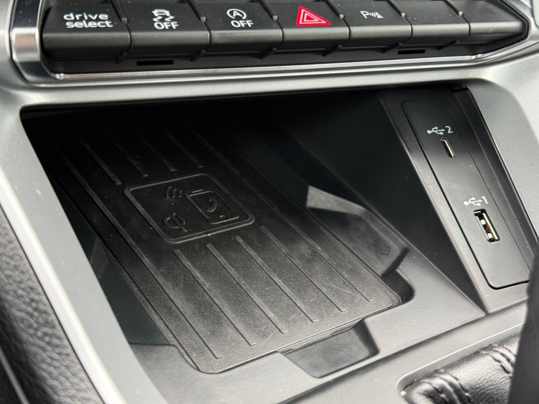 Audi Q3 - Photo 22