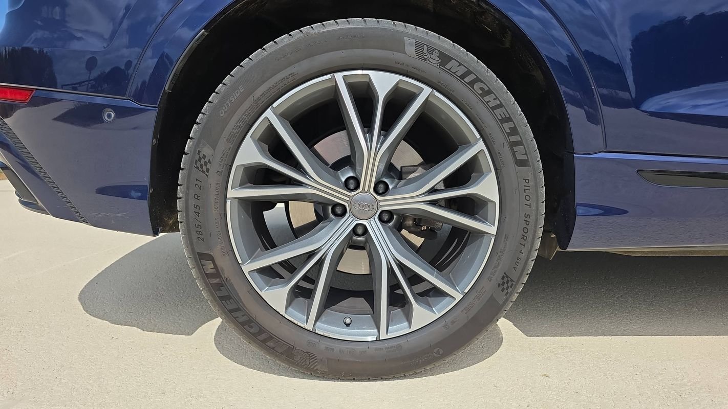 Audi Q8 - Photo 16