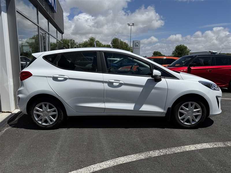 Ford Fiesta - Photo 4