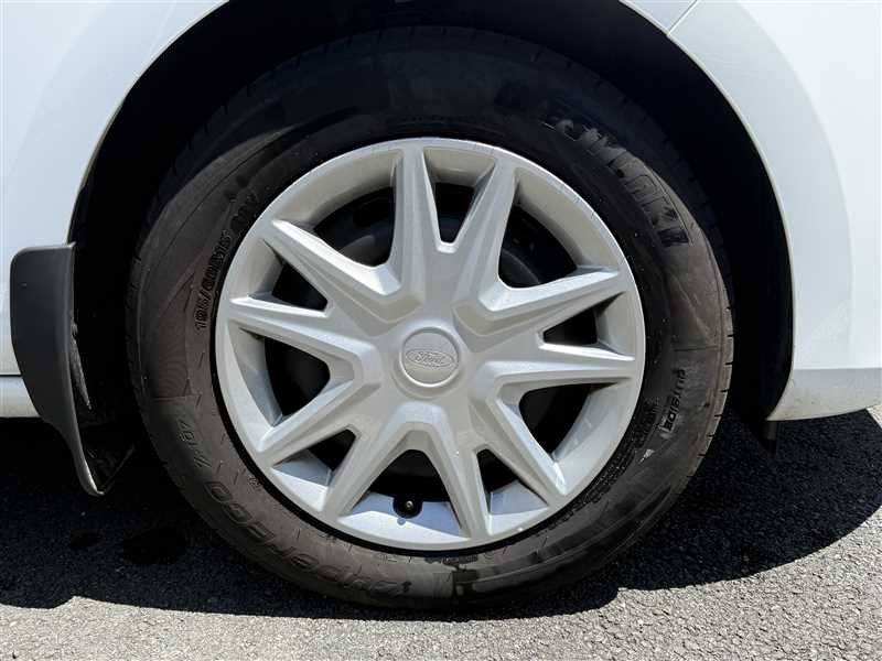 Ford Fiesta - Photo 5