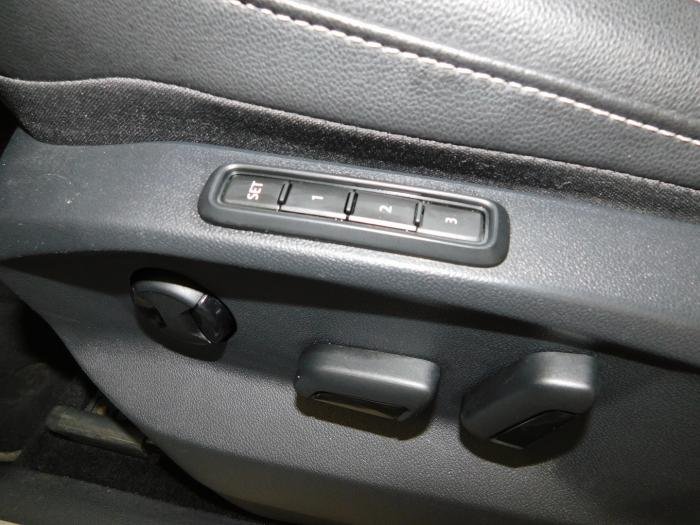 Volkswagen Tiguan - Photo 11
