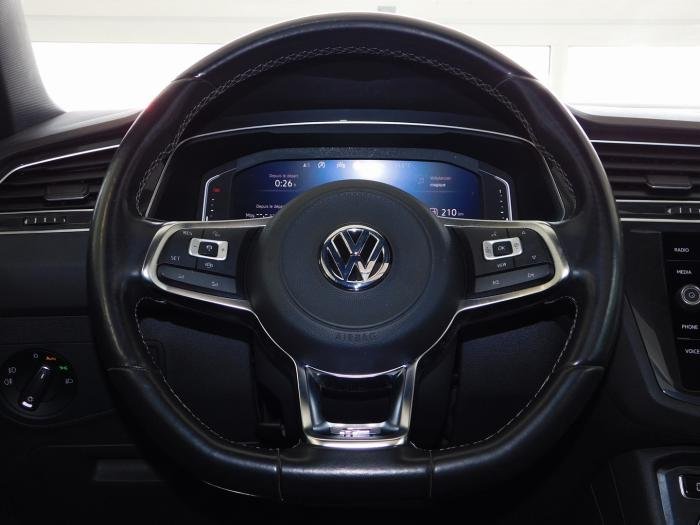 Volkswagen Tiguan - Photo 19