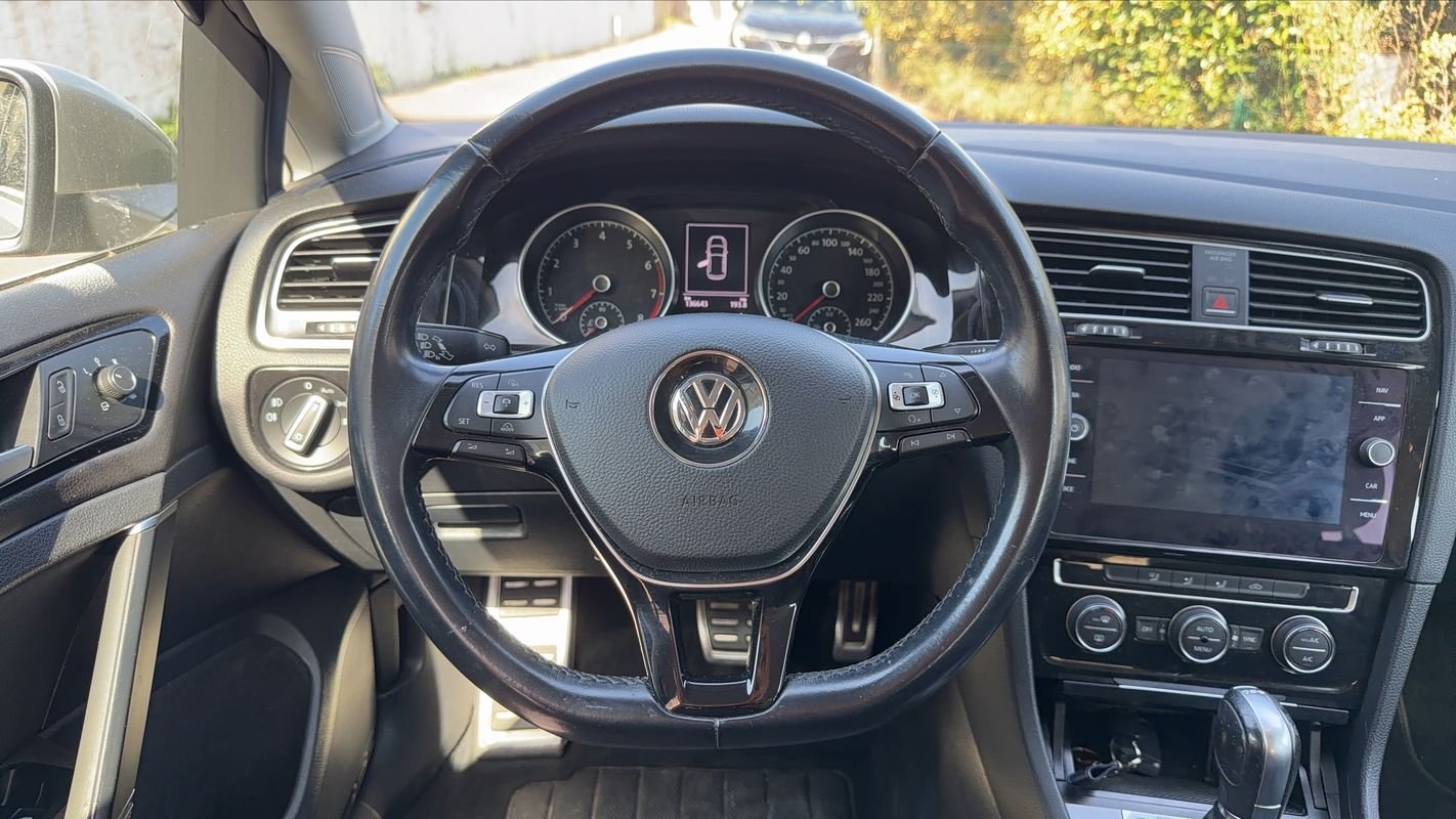Volkswagen Golf - Photo 24