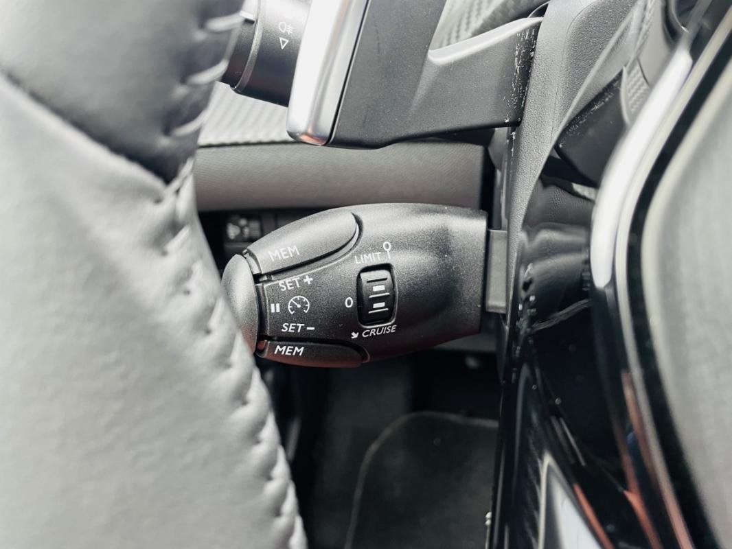 Peugeot 208 - Photo 31