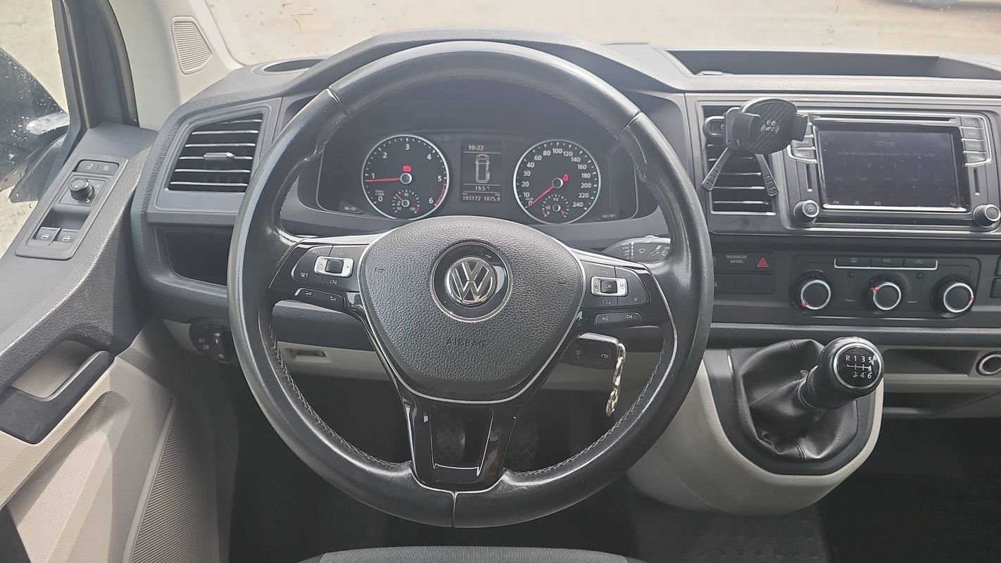 Volkswagen Transporter - Photo 23