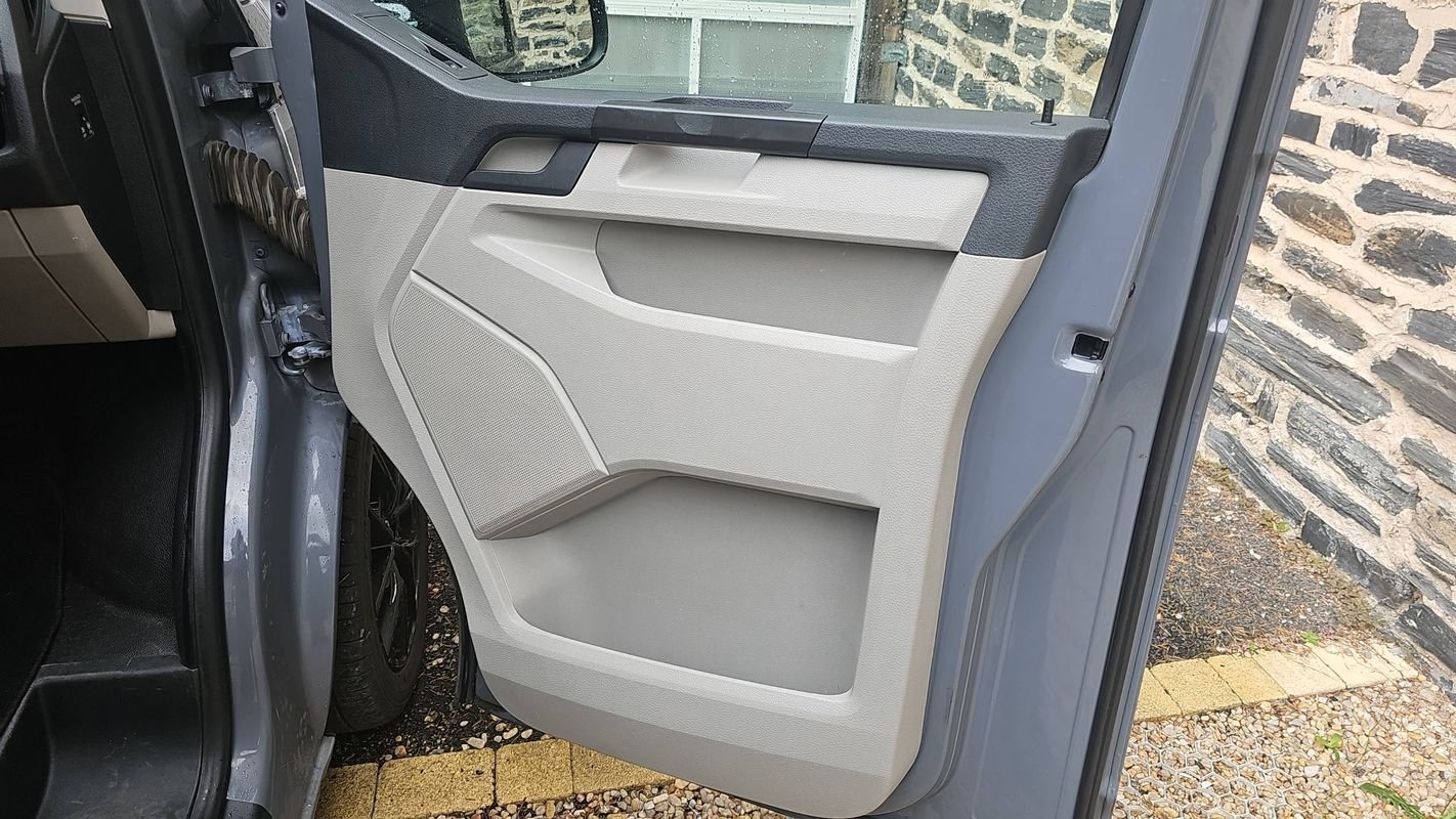 Volkswagen Transporter - Photo 24