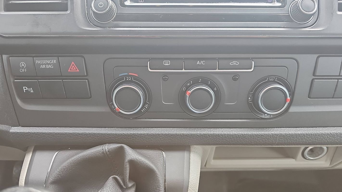 Volkswagen Transporter - Photo 26