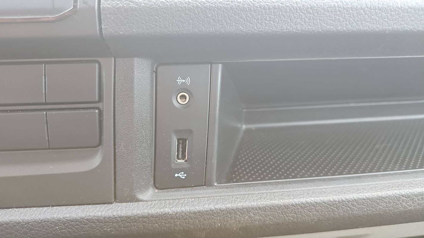 Volkswagen Transporter - Photo 29