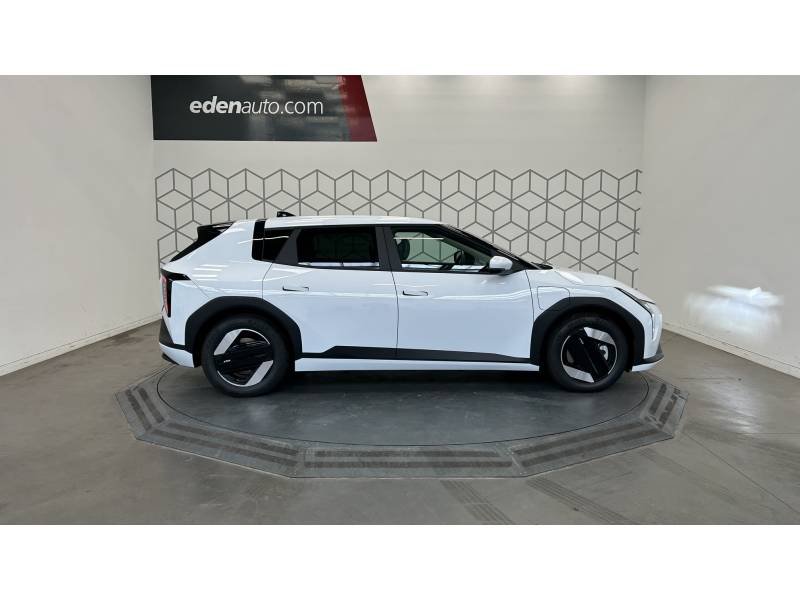 Kia EV4 - Photo 13