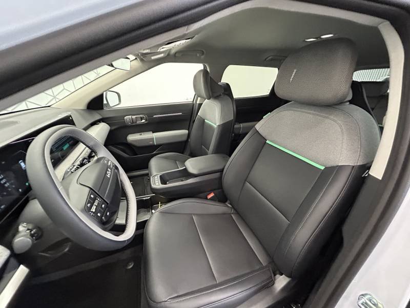 Kia EV4 - Photo 7