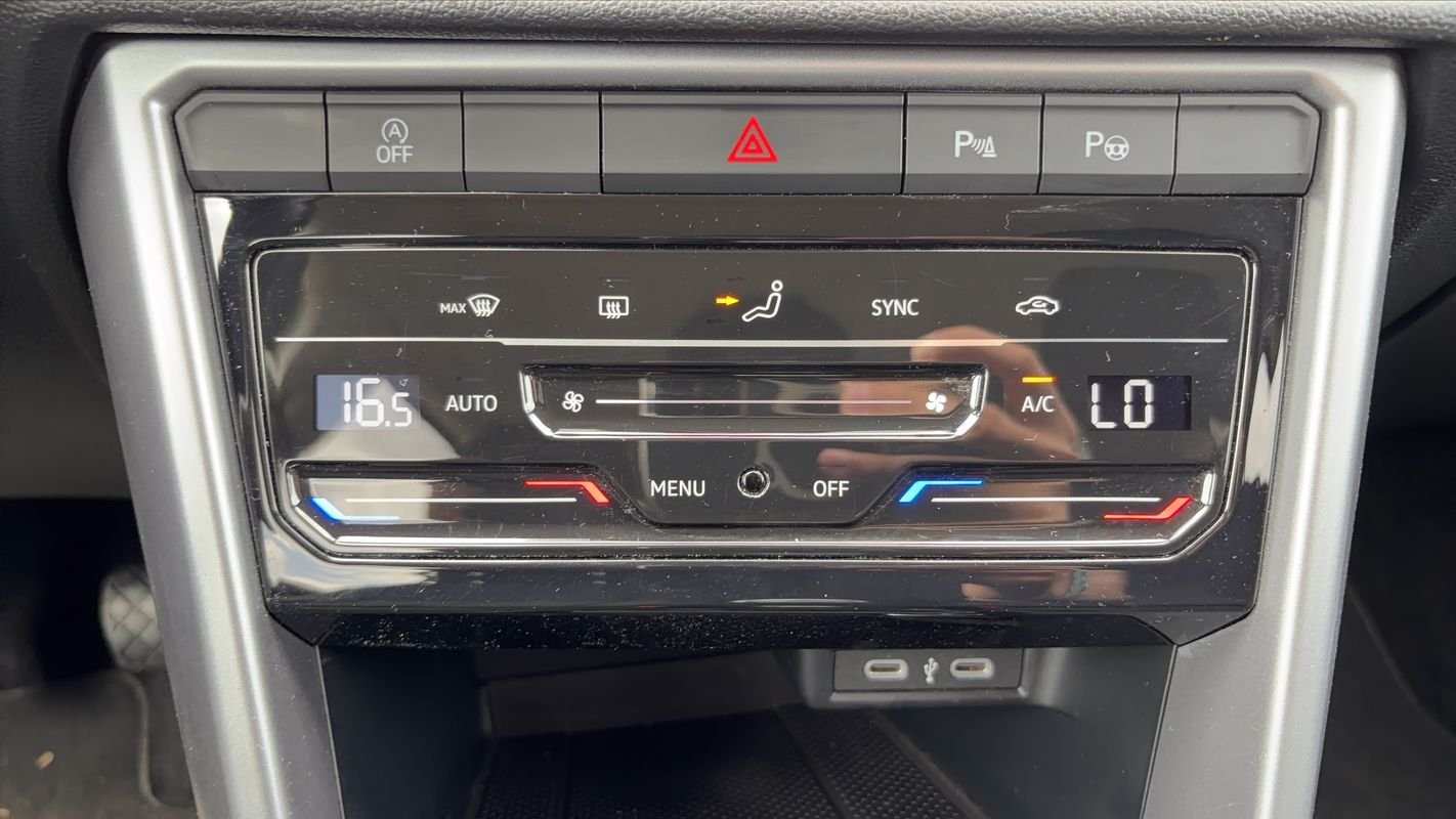 Volkswagen T-Roc - Photo 13