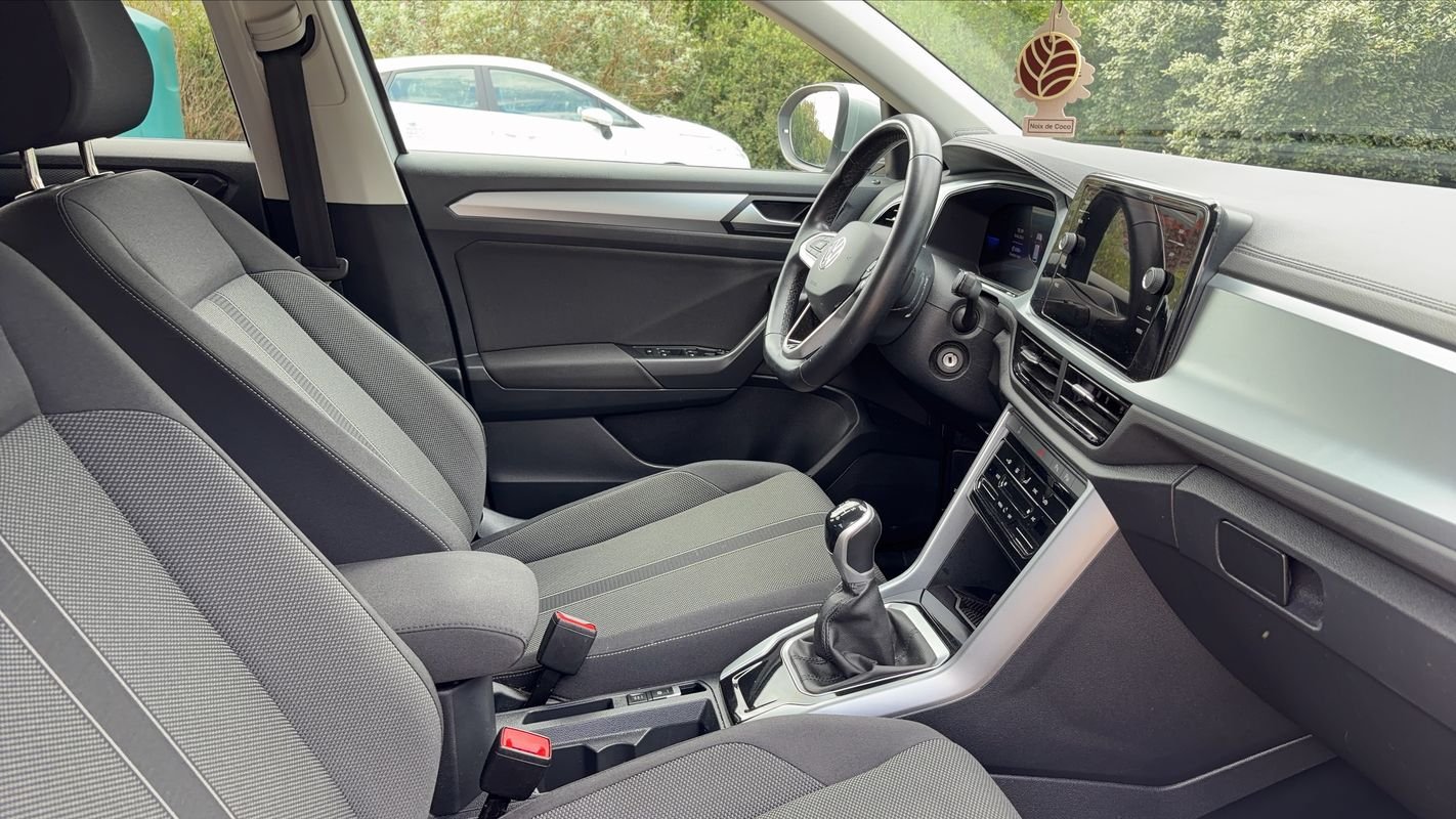 Volkswagen T-Roc - Photo 26
