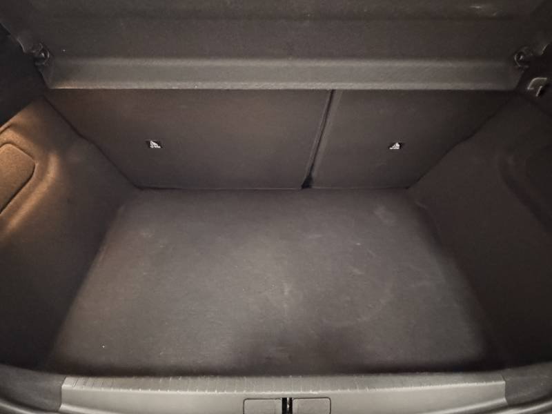Peugeot 208 - Photo 14