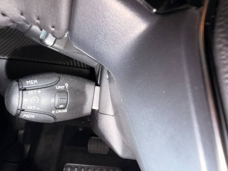Peugeot 208 - Photo 31